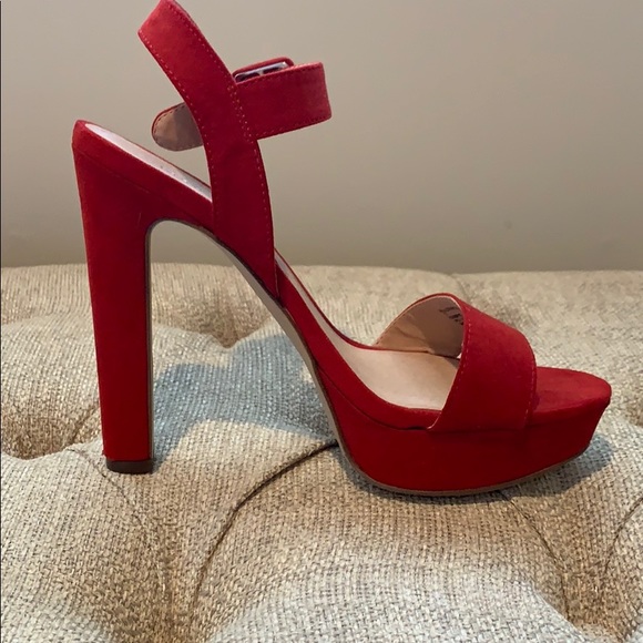 PERFECT CONDITION Red platform sandals - Picture 2 of 3